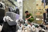 Hình ảnh Công an Đà Nẵng đột kích kho hàng giả quy mô lớn