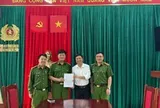 Chuyển khoản thành công 499.999.999 đồng vào tài khoản của doanh nghiệp ở TP.HCM, người đàn ông ở Lào Cai phải trình báo công an