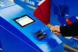 Một cú chạm thay tấm vé: Giao thông công cộng đang bước vào kỷ nguyên "không ví tiền"?
