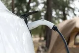 Hạ tầng sạc lớn nhất thế giới tạo nên điều chưa từng có: Người Trung Quốc đua nhau sống ngay trong xe điện