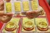 Giá vàng hôm nay (17/8): Vàng miếng trong nước quay xe