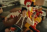 G-DRAGON bắt tay McDonald’s quảng bá gà rán