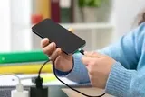 Lời khuyên cho những người thường xuyên sạc điện thoại đến 100%