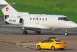 Máy bay tí hon dài 16m, tốc độ 828 km/h xuất hiện tại TP.HCM: Không chở khách thường, bên trong là nơi giành giật sự sống