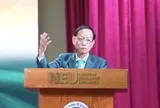Chủ tịch ABBank Vũ Văn Tiền kể chuyện chọn ngành "làm lãnh đạo" tại Đại học Kinh tế Quốc dân và lời nhắn đến thế hệ trẻ: Phải quyết liệt lên, máu lửa lên