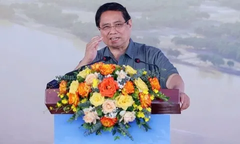 Dự khởi công cầu Tứ Liên, Thủ tướng Phạm Minh Chính đề nghị hoàn thành trong 24 tháng