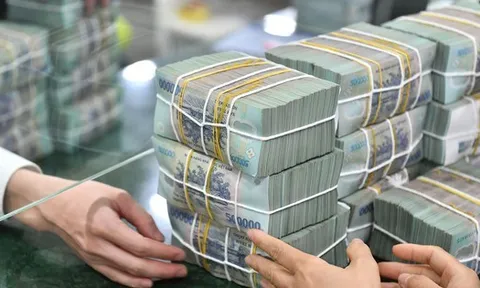 Hàng triệu tỷ đồng chảy vào bất động sản, vì sao doanh nghiệp vẫn ‘đói’ vốn?