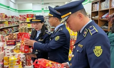 Cán bộ 'bật đèn xanh' cho doanh nghiệp buôn hàng giả, Thủ tướng chỉ đạo khẩn