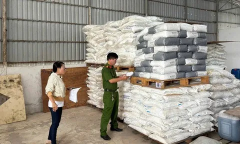 Phát hiện 25 tấn hóa chất và mỹ phẩm không rõ nguồn gốc