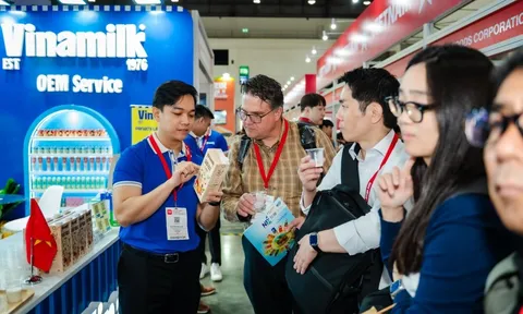 Vinamilk 20 năm miệt mài tham gia hội chợ F&B lớn nhất châu Á: Từ hãng sữa "vô danh" đến những hợp đồng "trung thành" hàng thập kỷ