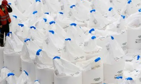 EU vẫn “nghiện” một mặt hàng của Nga, chi hàng tỷ USD thu mua dù lên kế hoạch cắt giảm nhập khẩu