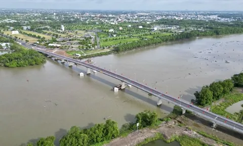 Người mua dồn về khu vực Long Hậu (Long An) để đón ''sóng” hạ tầng