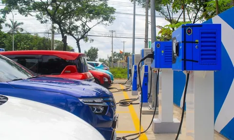 Trạm sạc xe điện phủ khắp nơi, tốc độ triển khai gấp đôi dự kiến, kế hoạch 10.000 tỷ của ông Phạm Nhật Vượng dần thành hiện thực