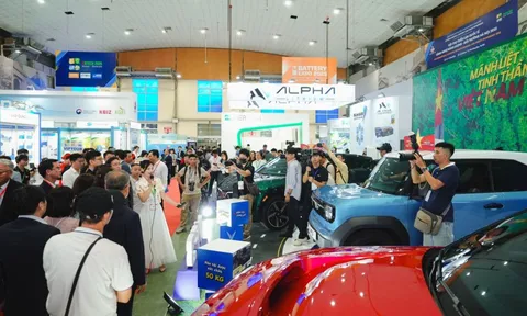 Dàn xe điện VinFast trở thành tâm điểm tại Entech Hanoi 2025
