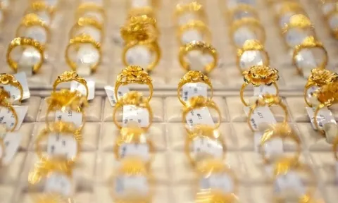 Giá vàng nhẫn và vàng SJC quay đầu giảm mạnh