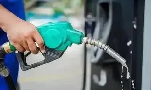 Giá xăng đồng loạt giảm từ đêm nay