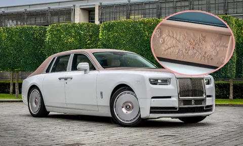 ‘Con nhà người ta’ tặng bố Rolls-Royce Phantom độc bản thêu ren thủ công 230.000 mũi, đổi màu, lấp lánh theo ánh sáng