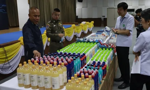 Đột kích một kho hàng, công an triệt phá đường dây bán mỹ phẩm và hóa chất tẩy rửa giả, tịch thu hơn 400.000 sản phẩm trị giá 16 tỷ đồng