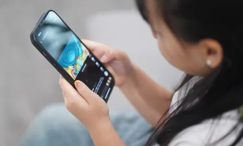 Cấm trẻ dưới 16 tuổi truy cập YouTube