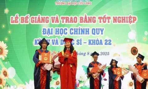 Trường đại học Cửu Long trao bằng tốt nghiệp cho 227 tân kỹ sư, dược sĩ