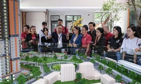 Sẵn sàng “rút hầu bao” với căn hộ, người mua đang toan tính gì giữa bối cảnh giá chung cư neo cao