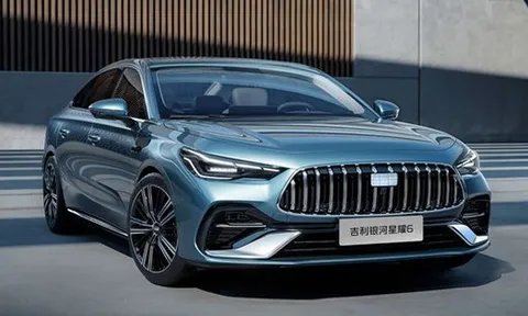Hãng xe xây nhà máy 4.100 tỷ tại Hưng Yên ra mắt đối thủ Toyota Camry: siêu tiết kiệm xăng, ngoại hình như Mercedes, giá mềm từ 332 triệu đồng