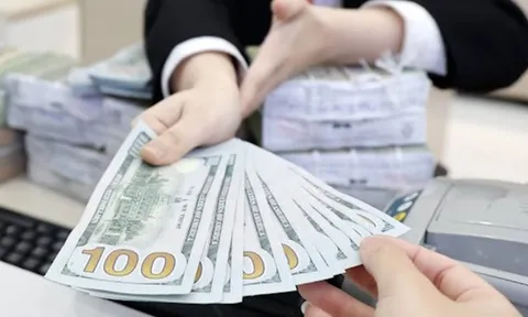 Giá USD tự do giảm rất mạnh