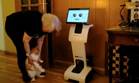 Công nghệ 28/2: Google Maps được gỡ hạn chế, robot nhảy múa cùng người cao tuổi