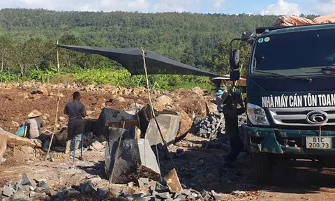 Tỉnh Gia Lai đã chỉ đạo quyết liệt nhưng "đá tặc" vẫn lộng hành, nhiều người tiếp tục bức xúc