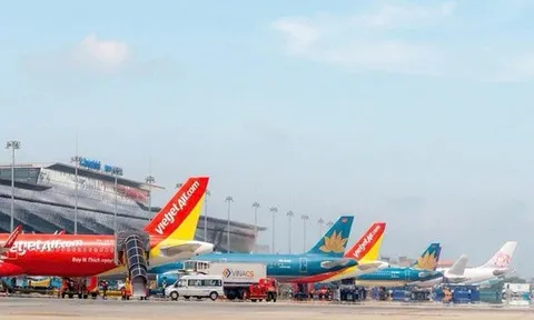 Giá xăng máy bay tăng gấp 3 lần, giá vé máy bay sẽ tăng bao nhiêu?