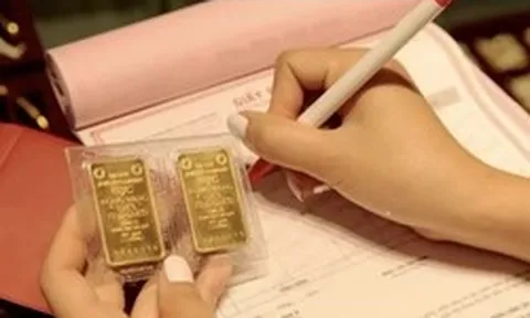 Mua vàng rồi nhận giấy hẹn: Rủi ro pháp lý trong giao dịch 'tiền trao...cháo hẹn múc'