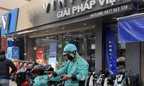 Đua nhau đổi xe máy điện, tài xế công nghệ phải chờ vài tuần mới được nhận xe