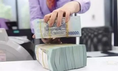 Lãi suất giảm: Cần 'nắn dòng' tín dụng?