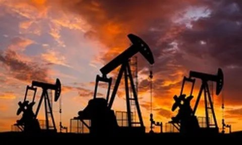 Giá dầu tăng mạnh khi căng thẳng Mỹ - Iran leo thang