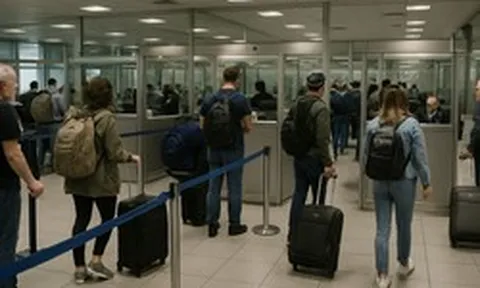 Cục Thuế thông báo: Một loạt Giám đốc có tên sau ở TP.HCM, Thanh Hóa, Huế, Hải Phòng… bị tạm hoãn xuất cảnh