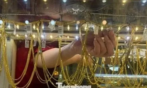 Hết thời tất tay với vàng