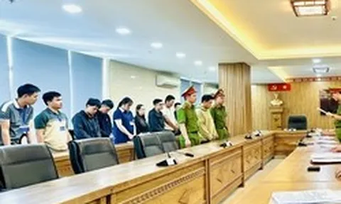 2 nhân viên ngân hàng bị khởi tố