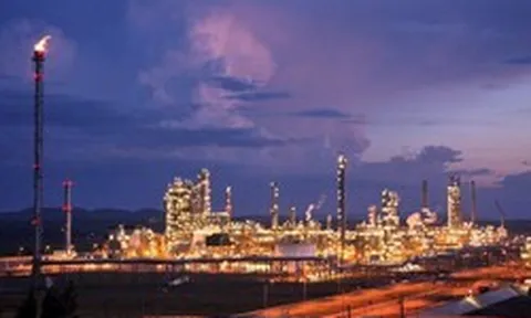 Một doanh nghiệp trên sàn chốt hợp đồng trị giá 600 triệu USD cho nhà máy lọc dầu 9 tỷ USD lớn nhất Việt Nam