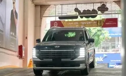 Hyundai Palisade hybrid lộ diện tại Hà Nội