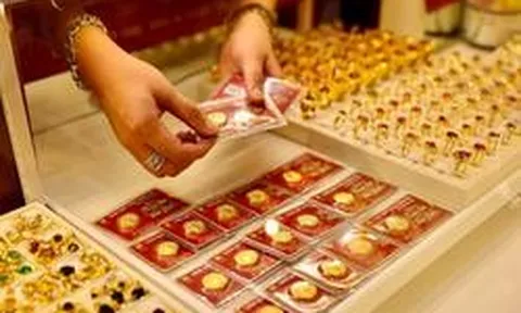 Đến cuối ngày 5/8, giá vàng miếng, vàng nhẫn tại SJC, DOJI, Bảo Tín Mạnh Hải, Phú Quý,... đã tăng tới 1,8 triệu đồng/lượng