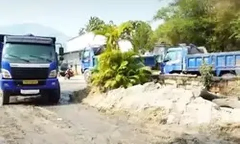 Đường dây khai thác cát trái phép thu lợi hàng tỷ đồng