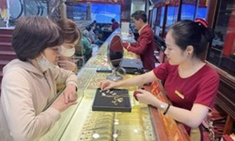 Giá vàng hôm nay 14/8: Quay đầu giảm gần 50 USD/ounce