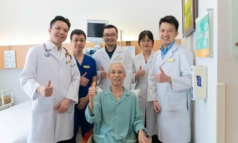 Cứu cụ ông bị phình động mạch chủ dọa vỡ bằng kỹ thuật can thiệp không cần mổ mở
