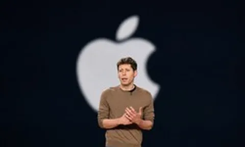 “Tôi là fan cuồng Apple”: Sam Altman bất ngờ thổ lộ giữa lúc OpenAI bị Apple kiện