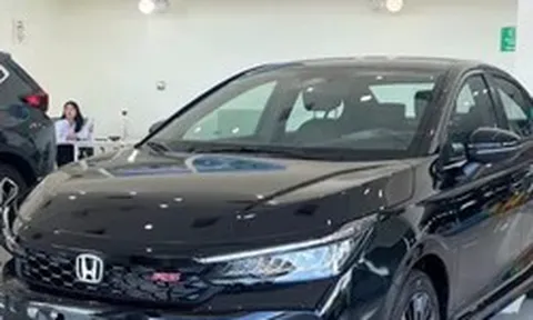 Thị trường ô tô tiếp tục đua giảm giá sau tháng Ngâu