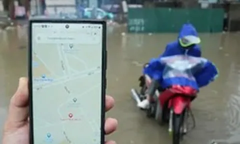 Mưa lớn gây ngập khắp nơi, 'Bản đồ mưa ngập' của Hà Nội vừa ra mắt đã tê liệt