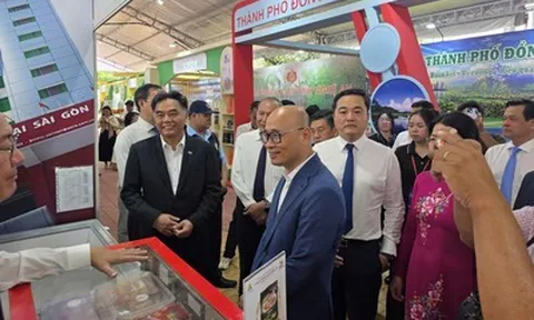 Thứ trưởng Bộ Công Thương chỉ ra “cầu kéo” để hàng Việt vươn ra toàn cầu