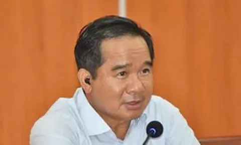 Chủ tịch TPHCM: Không để người dân ‘năn nỉ’ làm giấy tờ khi đổi tên đường