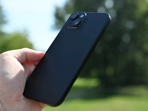 Bên trong "phòng tra tấn" iPhone bí mật của Apple tại Ireland
