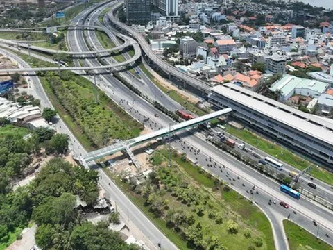 Vận hành gần 5 tháng, metro số 1 vẫn chưa hoàn thiện